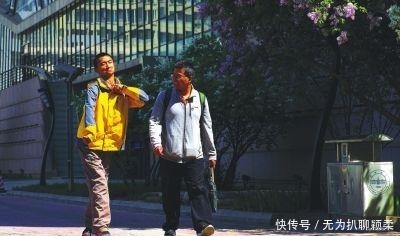 他生下就患有脑瘫，高考只能做选择题，却一路逆袭成为了高校博士