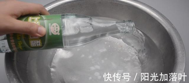 白醋|毛巾用久油腻有异味教你一个清洗技巧,毛巾洗完柔软干净无异味!