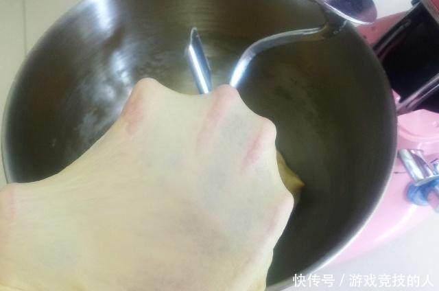 面包别再发酵两次了,学会这做法,一次发酵也柔软,味道不输买的!