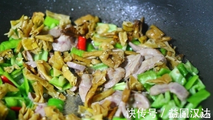 快手菜|五分钟做一道快手菜，男人拿它当下酒菜，女人和孩子拿它当下饭菜