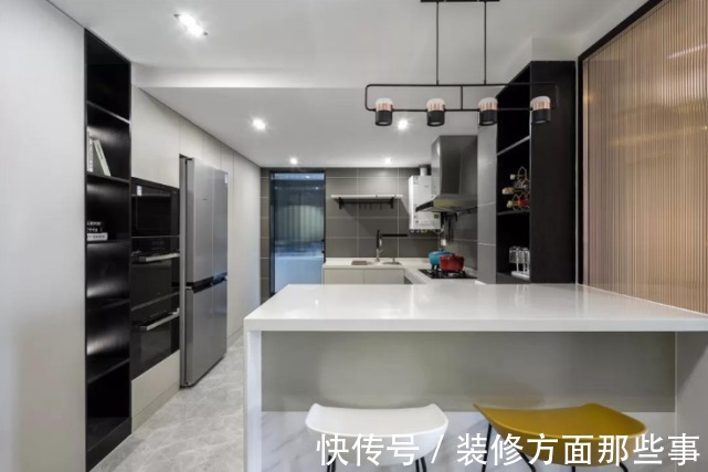 谷仓门|77平北欧风两室设计,蓝色墙面过渡+黄色的古仓门这配色很时尚