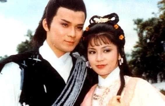 射雕中有一人武功被高估,号称天下第一,却连一个女子都打不赢