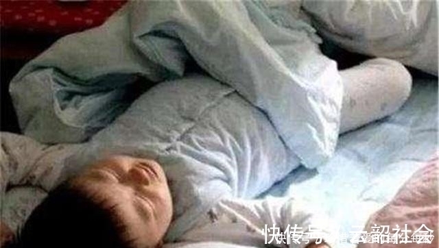 被子|孩子爱用这3种“睡姿”睡觉,暗示未来的性格,家长可要长点心了