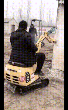 |搞笑GIF段子:美女,好像没有帅哥让你陶醉吧