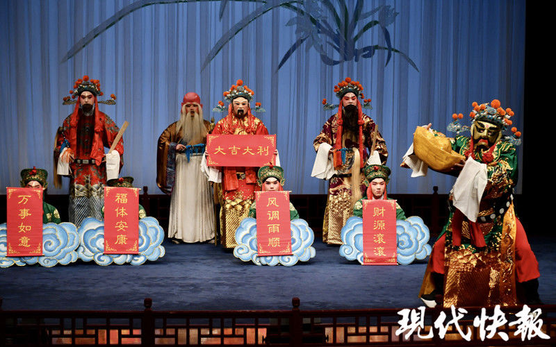 “天官”发糖，兰苑开箱！这场昆曲开年大戏又甜又欢乐