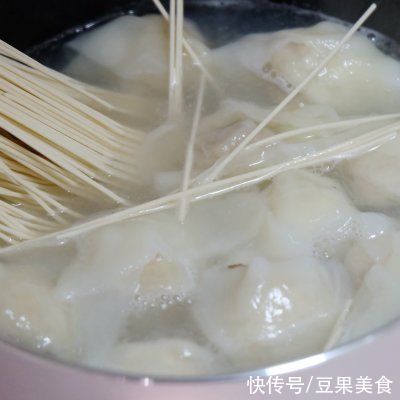 我家做骨汤馄饨面就用这个方法,解馋又营养