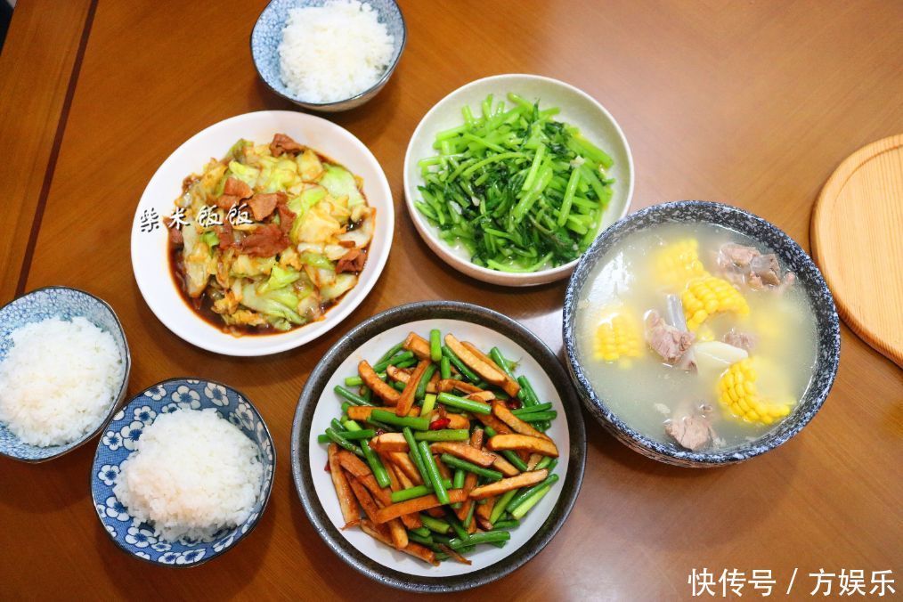 我家晚餐，3个家常菜1个汤，朋友说这搭配太好了