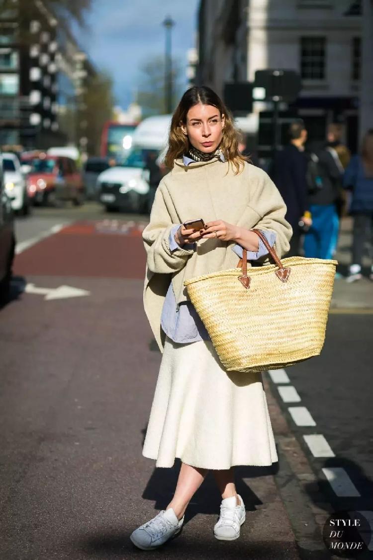 百褶裙|大毛衣+裙子, 才是2020秋冬最时髦的打开方式!