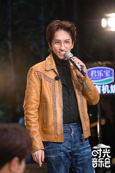 《時(shí)光音樂會(huì)》：眾歌手演繹鳳凰傳奇金曲