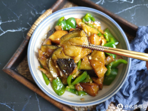 绝配|土豆的绝配,这样做咸鲜回甜特下饭,好吃到喝汤