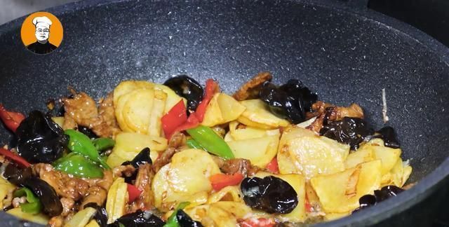 土豆木须肉家常做法，开胃下饭，简单易学，我家一周吃3次