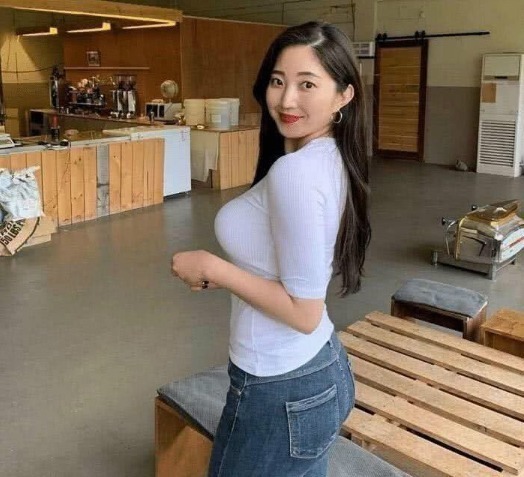 微胖 “微胖”的牛仔裤女神，一点没有臃肿的“烦恼”，好幸福！