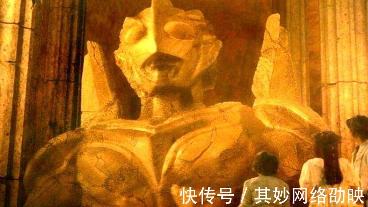 特利迦|特利迦奥特曼 小金人成为终极Boss，特利迦还有一个师父！