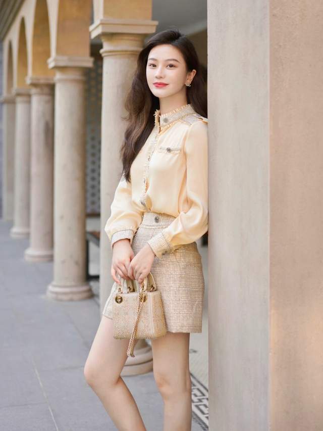 女孩子|秋季,针织衫配半身裙高级洋气,让你可咸可甜,秒变初恋女友模样