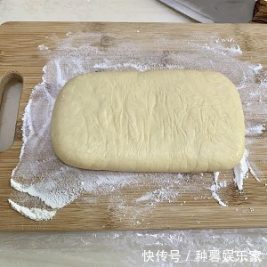 早餐油条别再买了，这种做法简单又好学，炸出来的油条蓬松酥脆