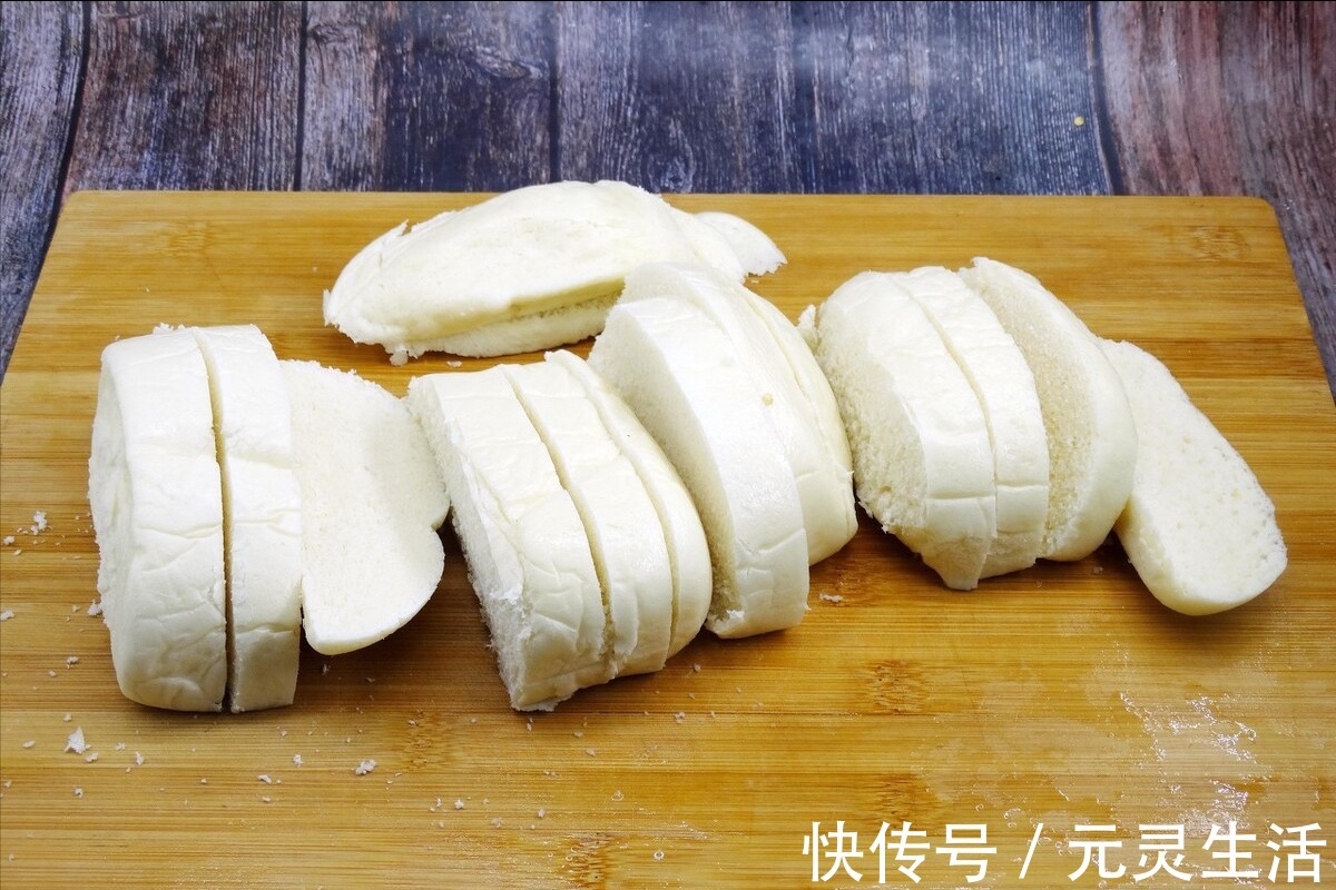 盐水|炸馒头片直接裹蛋液难怪吃着很油腻，多加1步，外酥里嫩不吸油