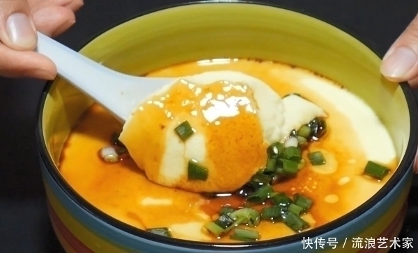 水蒸蛋不要直接加水就蒸，教你小窍门，蒸出来鲜嫩爽滑又营养！