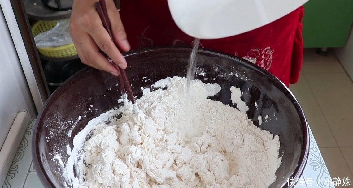 教你在家做麻酱烧饼,香酥爽口,酱香味十足,做法非常简单
