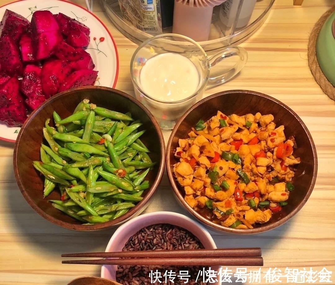 西红柿|30岁女人的精致晚餐，每顿不超10块钱，网友：太会过日子了