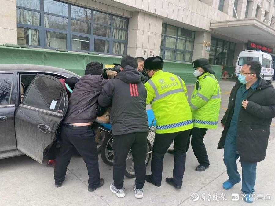 交警|男子赶集突发疾病倒地不起，滨州开发区交警紧急护送救治