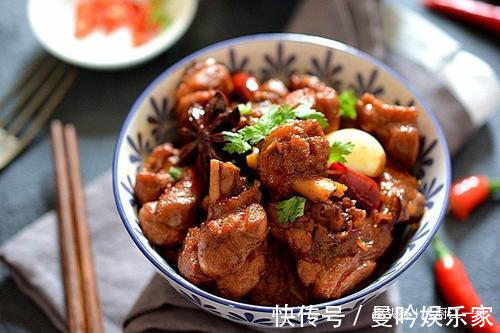 啤酒鸭有人焯水,有人直接炒大厨都不对,难怪腥气不好吃