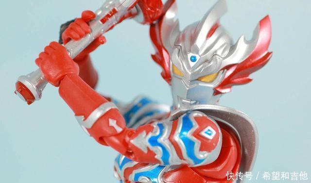 SHF|泰迦奥特曼三重斯特里姆形态SHF手办实物详解！