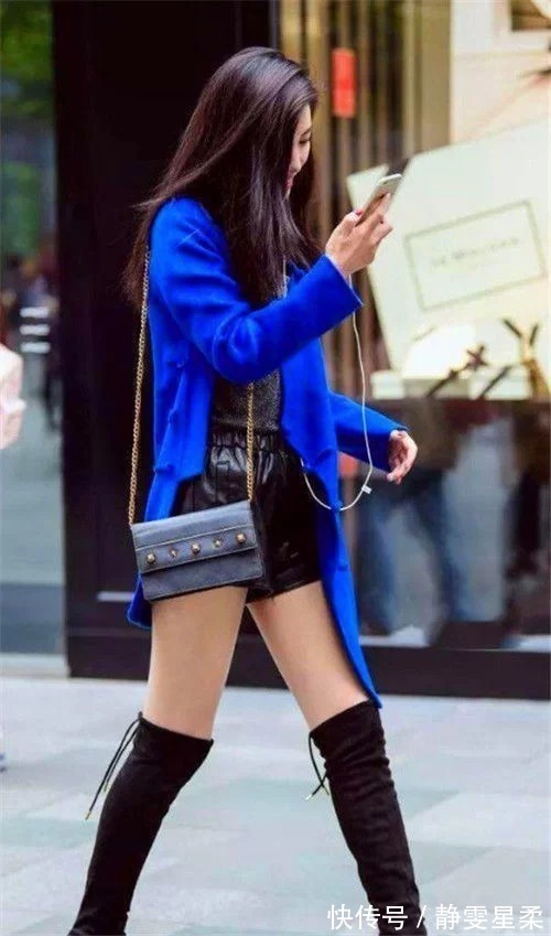 高挑出众步履生风|街拍:长发飘飘美女,高挑出众步履生风,既潇洒又赏心悦目