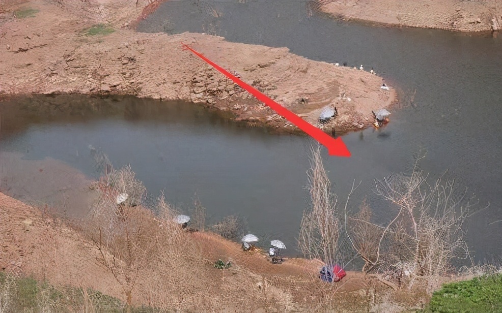 大鱼|钓鱼时的6大“黄金钓位”,图都给你画好了,遇到了别错过