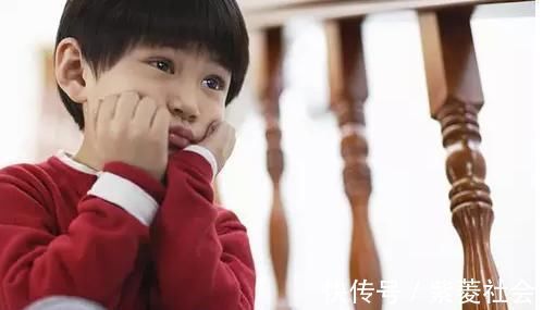 父母|孩子的画笔下,若是出现这三种画,父母需警惕孩子或已受伤害