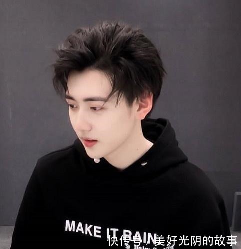 选秀节目|肖战大学时期到底有多帅焉栩嘉三番五次夸他，看了照片我懂了