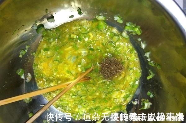 炸蘑菇，不要挂糊直接下锅，多加这一步，色泽金黄，口感香酥脆