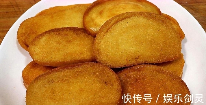蛋液|炸馒头片，不要裹蛋液，巧用一个料，馒头片更酥脆，吃着不油腻
