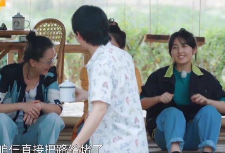 张子枫 《向往4》做饭曝造假后,张子枫起床照也露馅网友装不出来