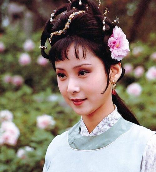 薛宝钗!读《红楼梦》:薛宝钗告密?说者无心,听者有意