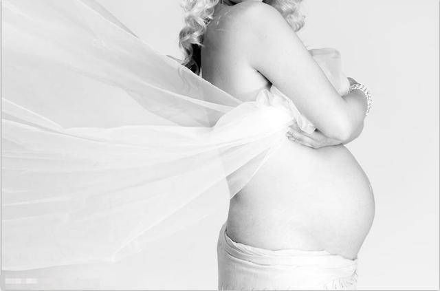 孕妈来说|孕晚期孕妈上厕所,要记得尽量不要碰这个部位,不然会伤害到胎儿