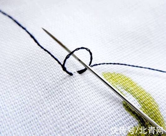 百洁布|洗衣服时不小心把卫生纸洗了？教你一招，轻松去除碎纸屑