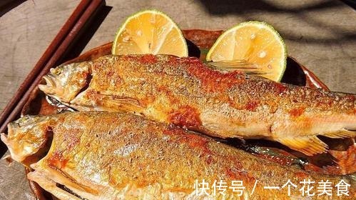 鱼肉|煎鱼时，先不要着急下锅，牢记这一招，煎出的鱼不粘锅不破皮！