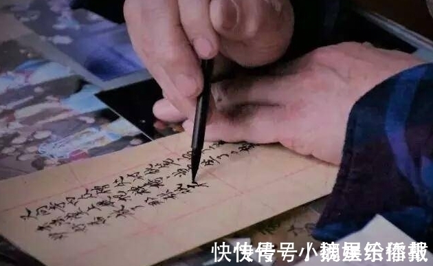 王羲之&农民张喜才:苦练书法50年,用小楷手抄名著400万字,却被批无意义