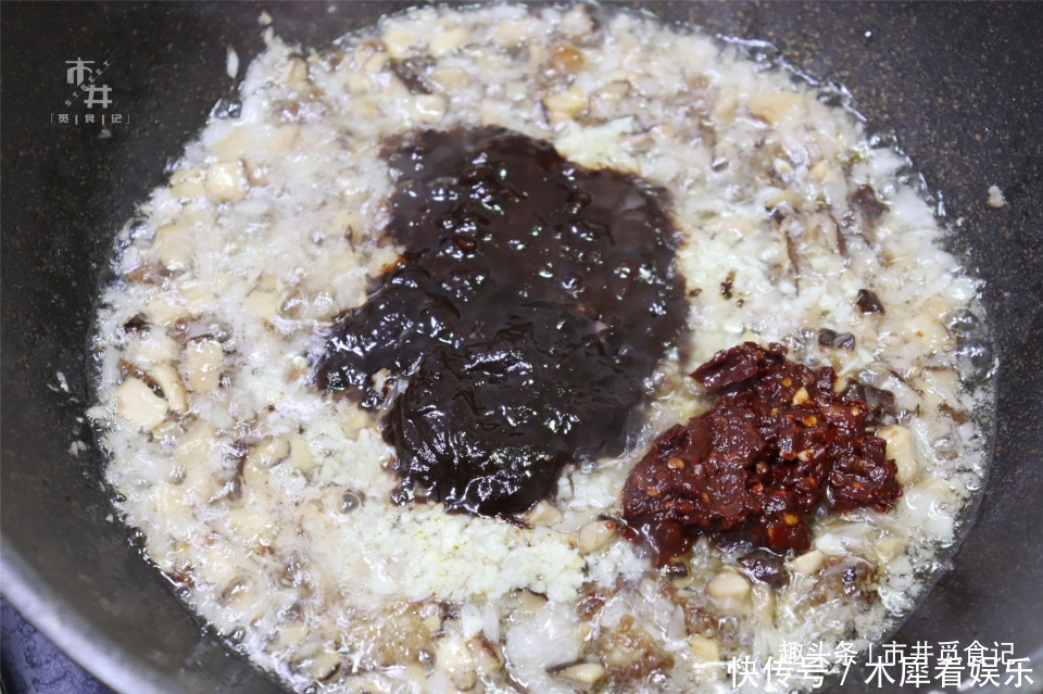 香菇|自制香菇肉丁酱,拌啥都好吃,20元成本做一大碗,不用去超市买了