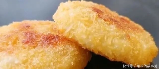 面包糠|苹果加2个鸡蛋这样做太香了,不油炸,一次做10个,出锅就光盘