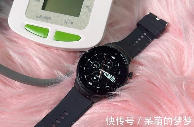血压|带气囊的手表,手腕上的黑科技!这款智能手表会流行起来吗?
