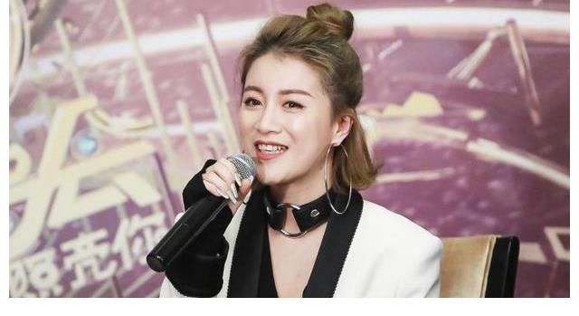 參加《好聲音》被淘汰，意外被愛奇藝總裁看上，今29歲成人生贏家