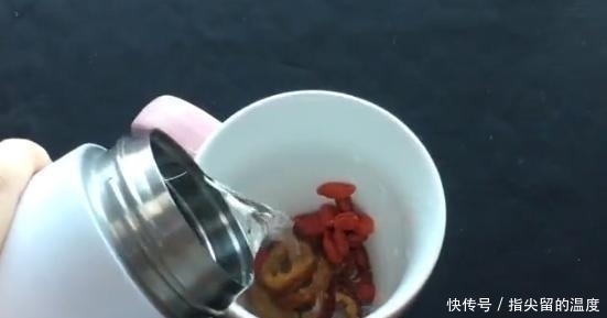 泡水|山楂和它是好朋友，若连喝3天，或许口臭没了，体重也轻了