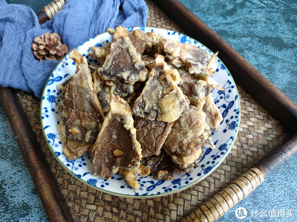 干炸蘑菇，挂糊还是直接炸？都不对，教你正确做法，又香又酥又脆