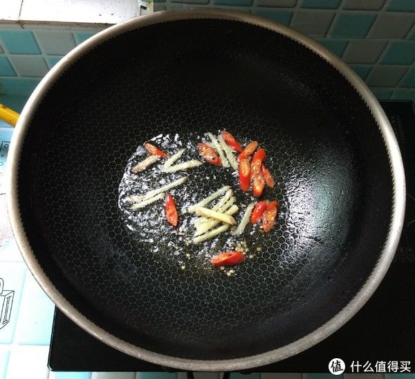 天气转凉,这菜可常吃!温和不辣口,配它炒一炒,鲜嫩好吃又开胃