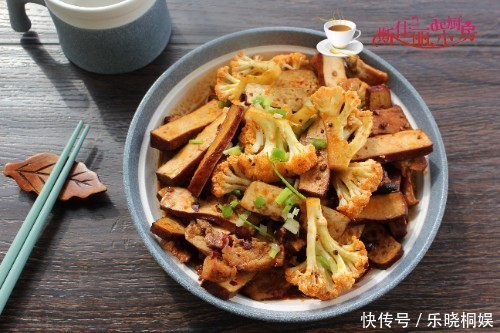 三样菜一起炒实在是好吃极了,隔两天给孩子吃,孩子爱吃身体棒