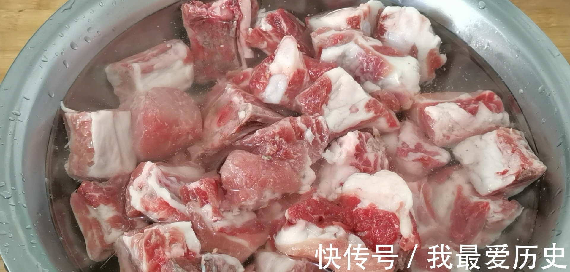 正确做法|土豆烧排骨的正确做法，教你在家做，肉质鲜嫩既健康，下饭又下酒