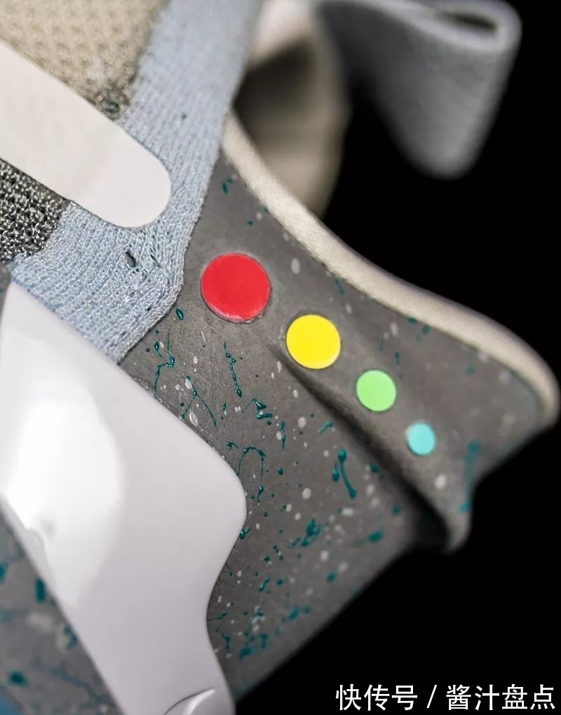 开箱 最强球鞋!六千的“平民 Air Mag” 开箱 + 上脚!