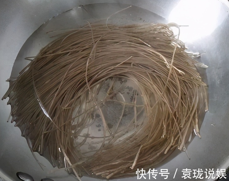 老姜|入冬,两样食材是绝配,炖上一锅,一边吃肉一边嗦粉,太香了