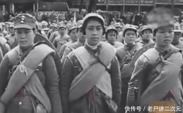 抗日战争|抗日战争中，中国女兵为什么身上都绑着一个又圆又粗的东西？